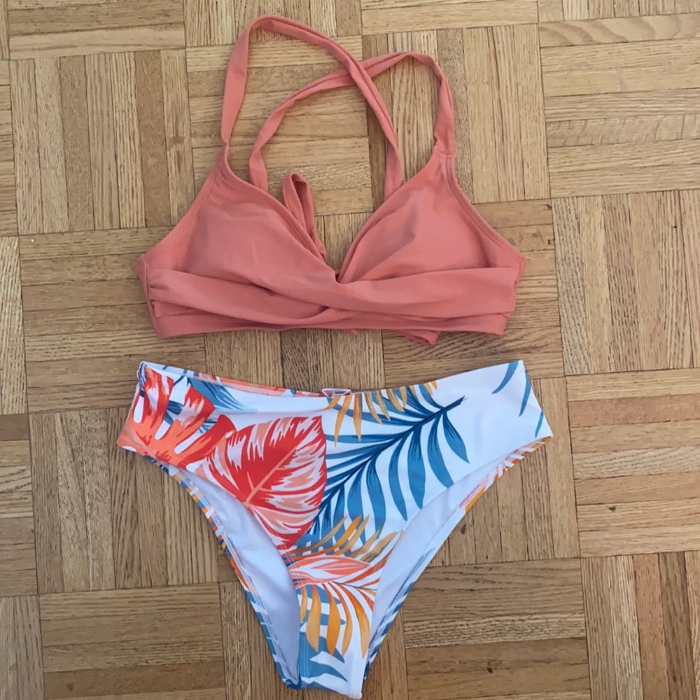 Size medium bikini from Cupshe. Never been worn